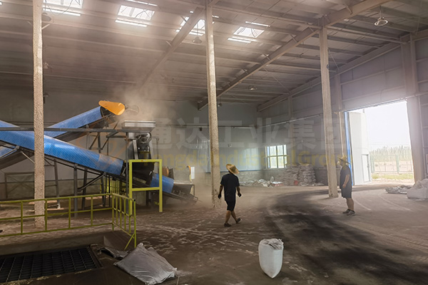 蘑菇渣如何發(fā)酵有機(jī)肥?蘑菇渣加工有機(jī)肥生產(chǎn)線工藝流程和配套設(shè)備