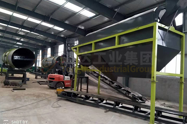  標準化有機肥廠生產(chǎn)線成套設(shè)備配置有哪幾種?多少錢-河南通達重工科技有限公司