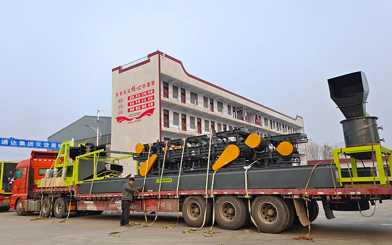 大跨度堆肥發(fā)酵輪盤翻拋機工作原理，配套有機肥設(shè)備有哪些